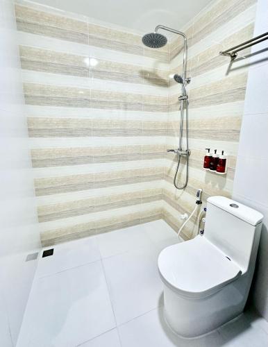 Standard Double Room image 8