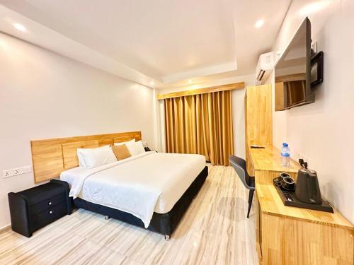 Deluxe Room image 10