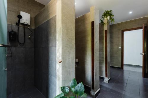Shower, Onederz Sihanoukville in Sihanoukville