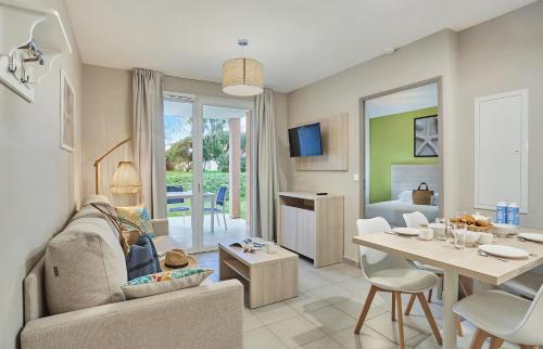 One-Bedroom Apartment (4 Adults)