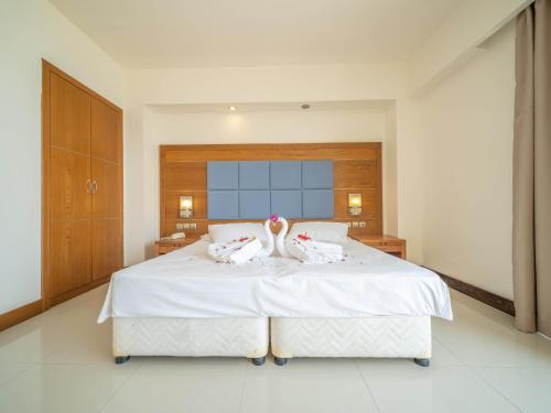 Family Room with Garden View room in Sunshine Rhodes
