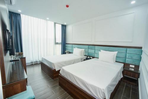 Twin Room with View image 3