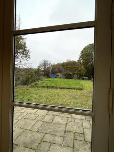 Manoir au bord du Trieux - Grand Appartement avec jardin in Pontrieux