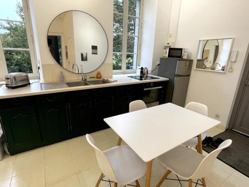 Manoir au bord du Trieux - Grand Appartement avec jardin in Pontrieux