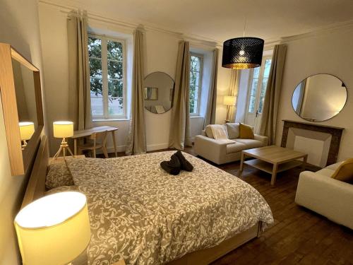 Manoir au bord du Trieux - Grand Appartement avec jardin in Pontrieux