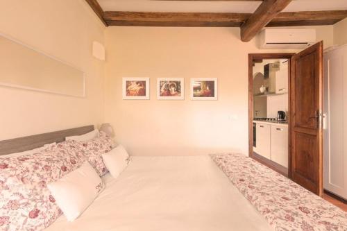Wonderful apartment close to Coliseum, Rome (photo 6)