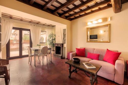 Wonderful apartment close to Coliseum, Rome (photo 10)
