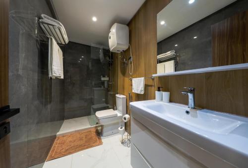 Cozy Elegant Apartment - Rabat Center- Free Parking & AirC & Internet, Rabat (Foto 7)