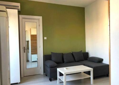 Central height stay, Bukarest
