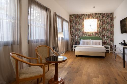 Facilities, Hotel Dei Congressi in Eur and Garbatella