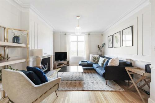 Elegant 6 Bed Home with Garden & Balcony By Harrods gîte à louer Grosvenor Kensington