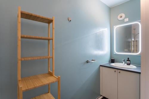 淋浴間, Golden Horizon - proche Intra-Muros in 市中心