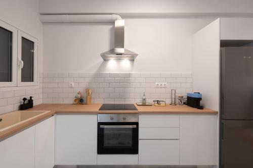 2BR Modern Comfort Top Location - image 9
