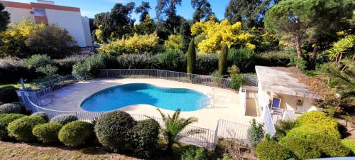 View, Apartment Albatros - am Strand mit Meerblick und Pool by Riviera HomeLife near Pizza du Fournas