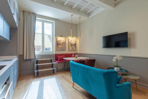 Design Florence Suite-Hosted by Sweetstay - image 6