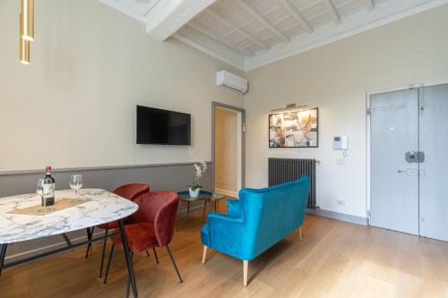 Design Florence Suite-Hosted by Sweetstay - image 2
