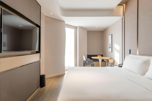 room detail thumbnail 1