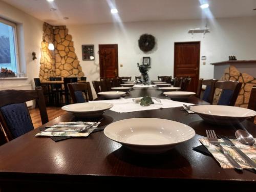 U Buku in คลาดโน