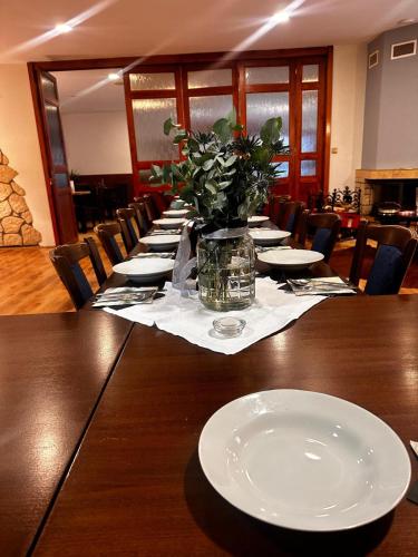 U Buku in คลาดโน