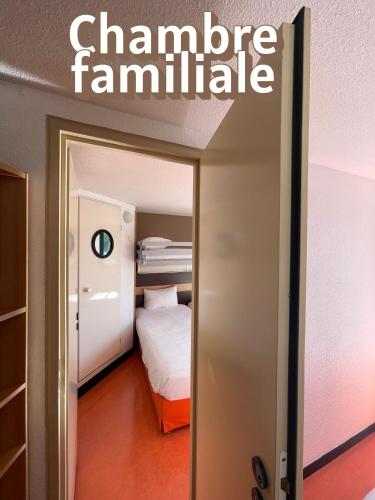 3 twin beds