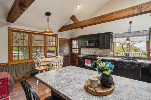 Coastal Comfort with Stunning Harbor Views - image 3