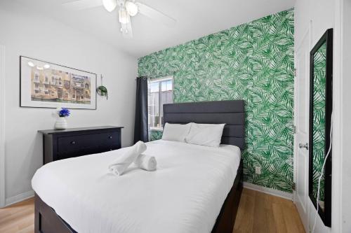 Cozy Backhouse Stay – Sleeps 2 Beverly Hills Adj, Los Angeles