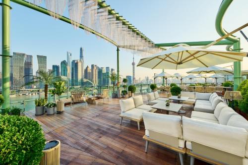balkon/terras, Banyan Tree Shanghai On The Bund in Shanghai