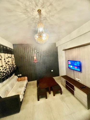 ZenRoofs- Homely 2BHK Apartment in ไมลา พาฆะ