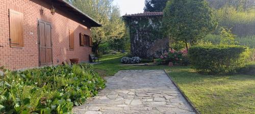 A szálláshely kívülről, La Ginestra in Cavaglia