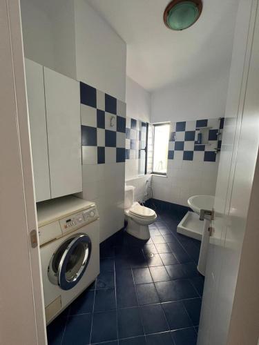 One-Bedroom Apartment image 1