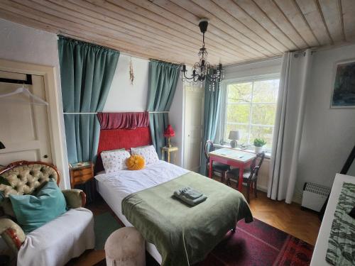 1 twin bed