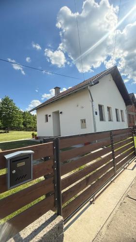 Viesnīcas āriene, Holiday Home Little House on Papuk in Slatina