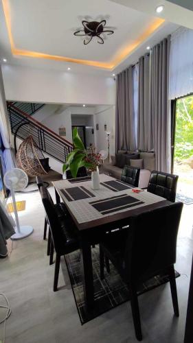 Létesítmények, Modern Bahay Kubo in Lemery