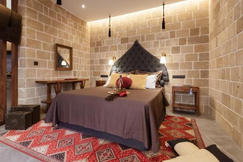 Queen Suite with Spa Bath room in Utopia Luxury Suites - Old Town