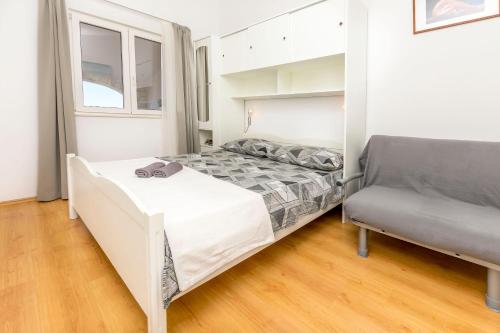One-Bedroom Apartment with Sea View