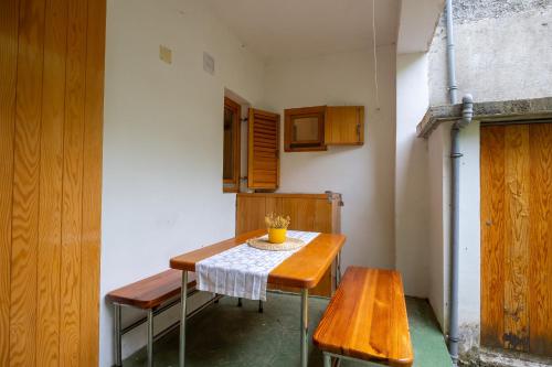 One-Bedroom Apartment image 1