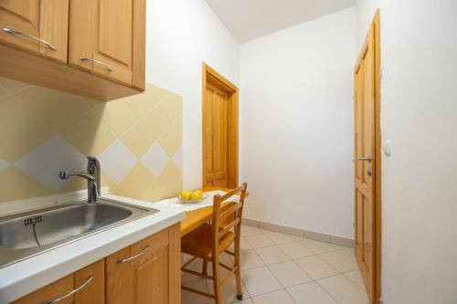 One-Bedroom Apartment image 6