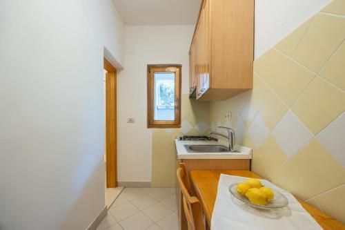 One-Bedroom Apartment image 5
