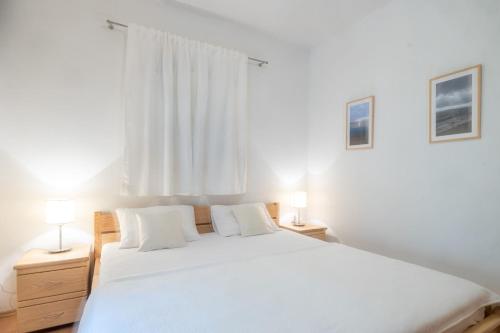 One-Bedroom Apartment image 10