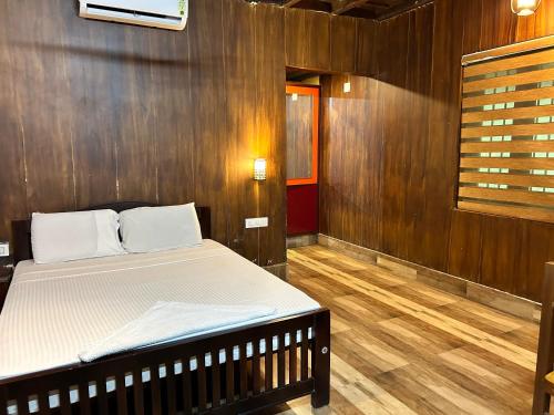 Sparrow Vale Resort in Thattakad