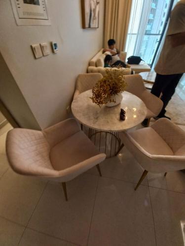 Canal View 1 Bedroom Apartment In Aykon City in Jumeirah