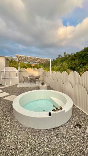 Kawoeng glamping in Cisarua