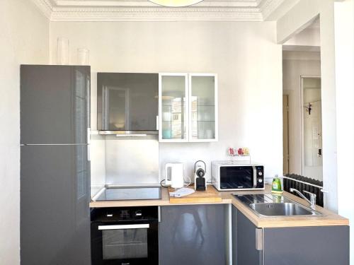 ApartHotel Riviera - Hyper Centre Musiciens - Superior 1 Bedroom Apartement AC - Balcony - 10 mn Promenade des Anglais - BALCON PALAIS EXCELSIOR 1, Nice (photo 7)