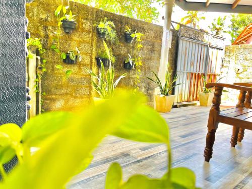 Oneli Villa Mirissa - image 2
