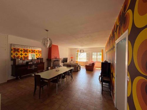 Koplietošanas atpūtas telpa ar TV, Gîte 6 à 8 personnes calme et repos (Gite 6 a 8 personnes calme et repos) in Saint-Martin-les-Melle