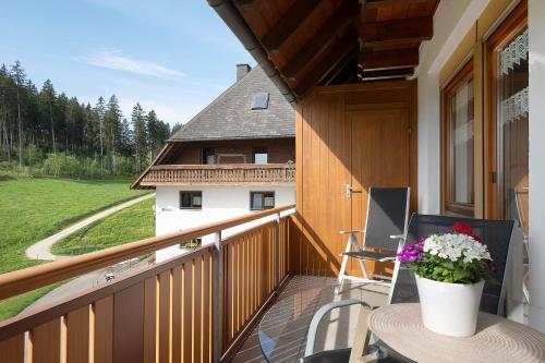 A szálláshely kívülről, Weißenhof Herr Armin Heizmann in Eisenbach (Hochschwarzwald)