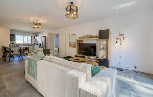 3 Bedroom Amazing Home In Semussac in Semussac