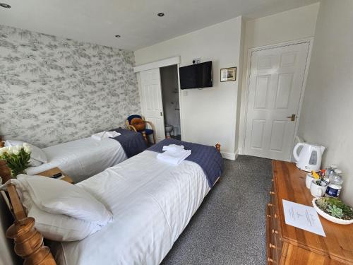 2 twin beds