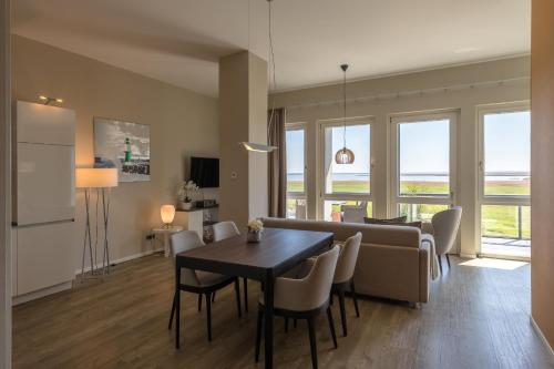 2-Zimmer Ferienwohnung Sonnengott, zwischen Ostsee und Bodden mit Süd- und Westbalkon in Wustrow, Deutschland