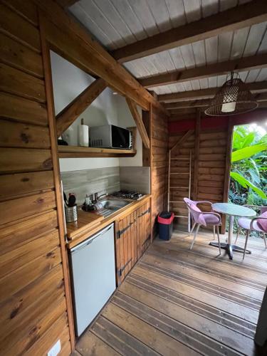 Le MORNE Aux F0US Cabanes & Jardin Tropical in Deshaies